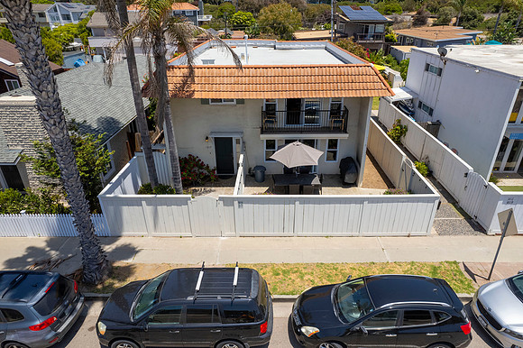 1817 Coast Blvd 17