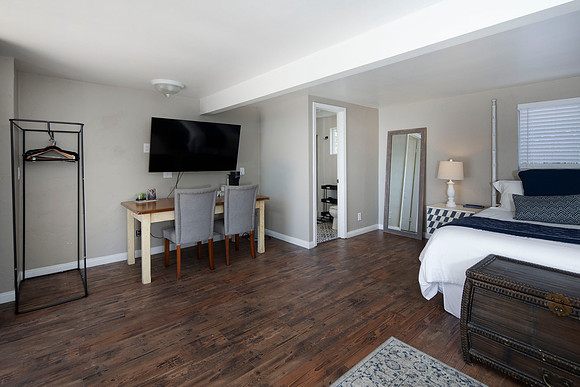 1817 Coast Blvd Studio 03