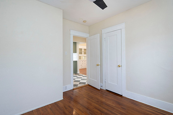 4421 Mississippi St 17