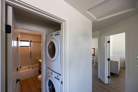 220 12th St 07